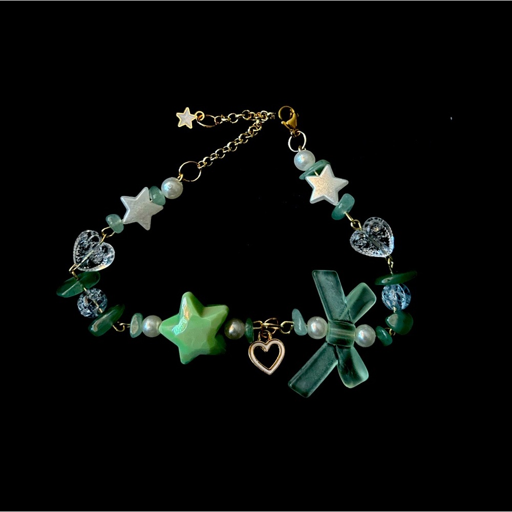 🌿BRACELET 
🌿STAINLESS STEEL CHARM 
🌿ADJUSTABLE SIZE 
🌿SMALL BUSINESS